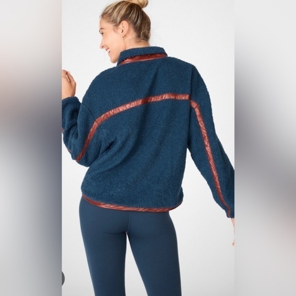 Fabletics Larissa Fleece 1/2 Zip Pullover - Picture 2 of 9